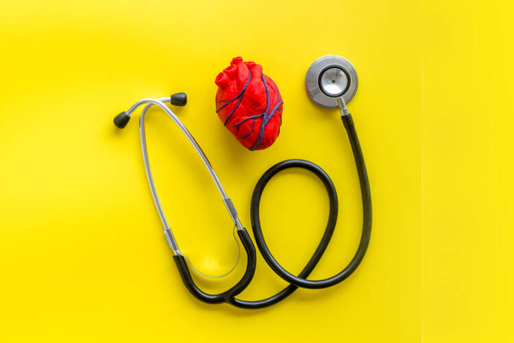 Sydän ja stetoskooppi